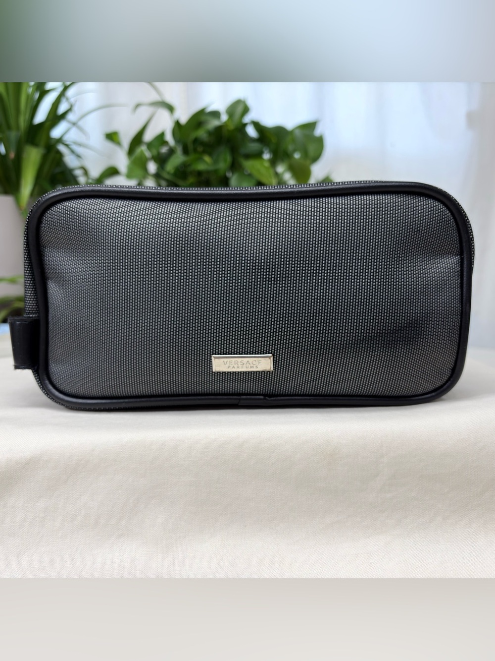 Versace Parfums Black/Gray Men’s Travel Toiletry Bag/Dopp kit